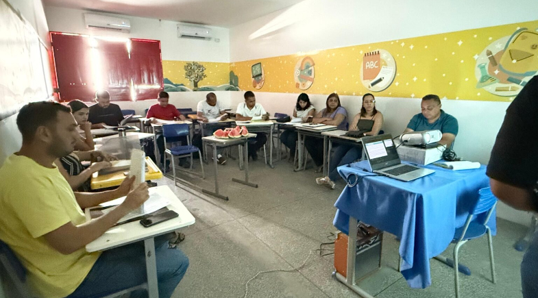 Professores de Matemática participam do 1º encontro do programa “De Olho no SAEB” 