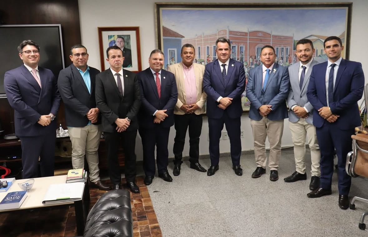 Prefeitos do Piauí conseguem em Brasília assinaturas à emenda de Ciro Nogueira que pode estender mandatos até 14 anos - Imagem 1