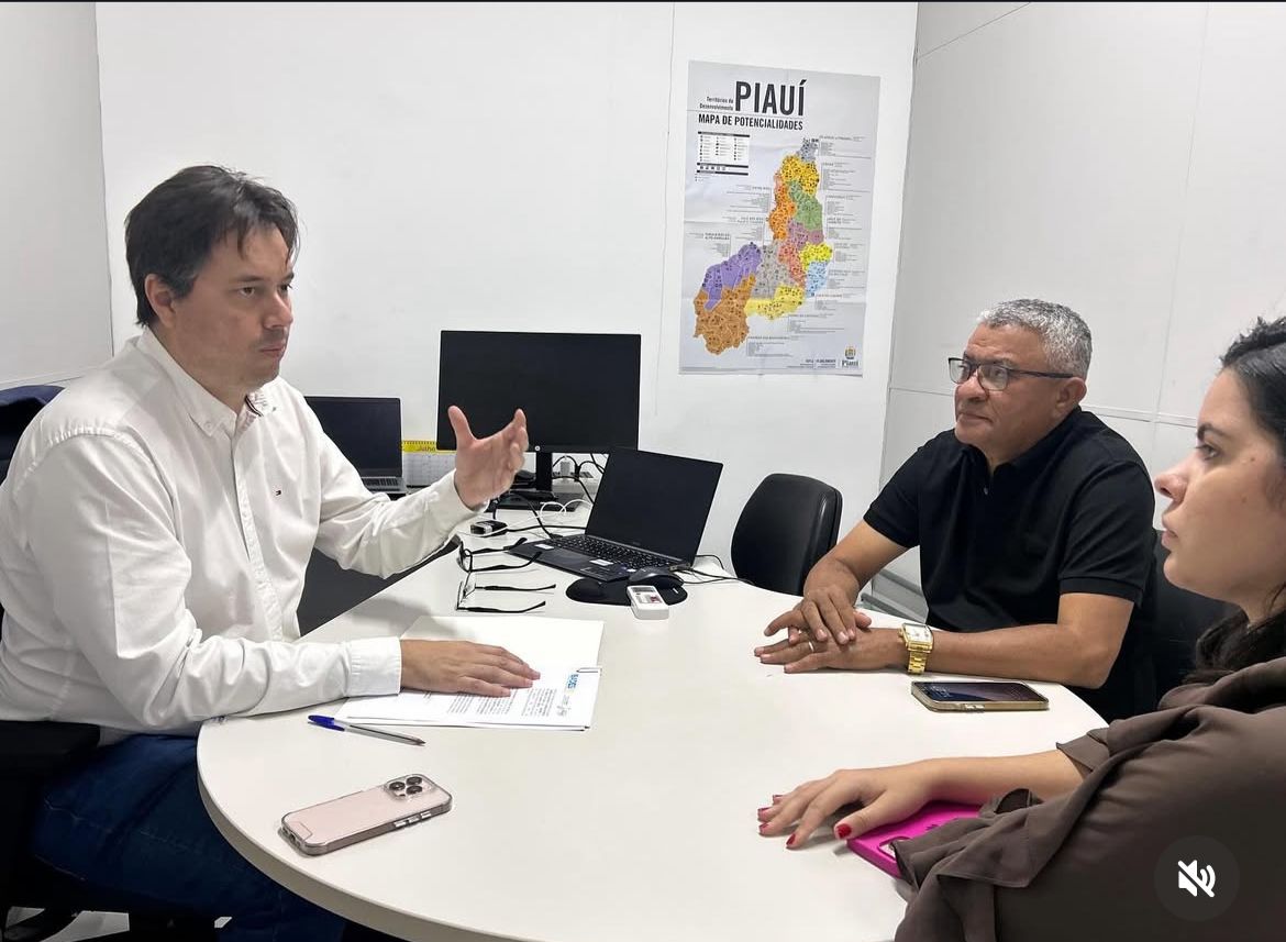 Prefeito Orlando Crispim participa de encontro sobre habitação social - Imagem 2