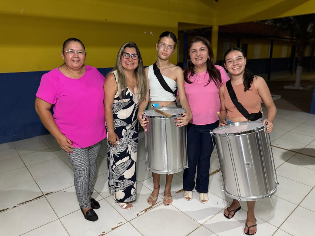 Prefeitura de Luís Correia entrega novos instrumentos à Banda Fanfarra Carmosina Martins - Imagem 3