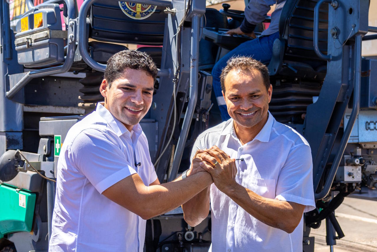 Prefeito Pedro Gomes e diretor do DER visitam obras de asfaltamento em José de Freitas - Imagem 5