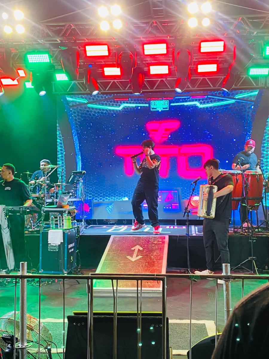 Cantor Tito no camarote Enjoy Premium