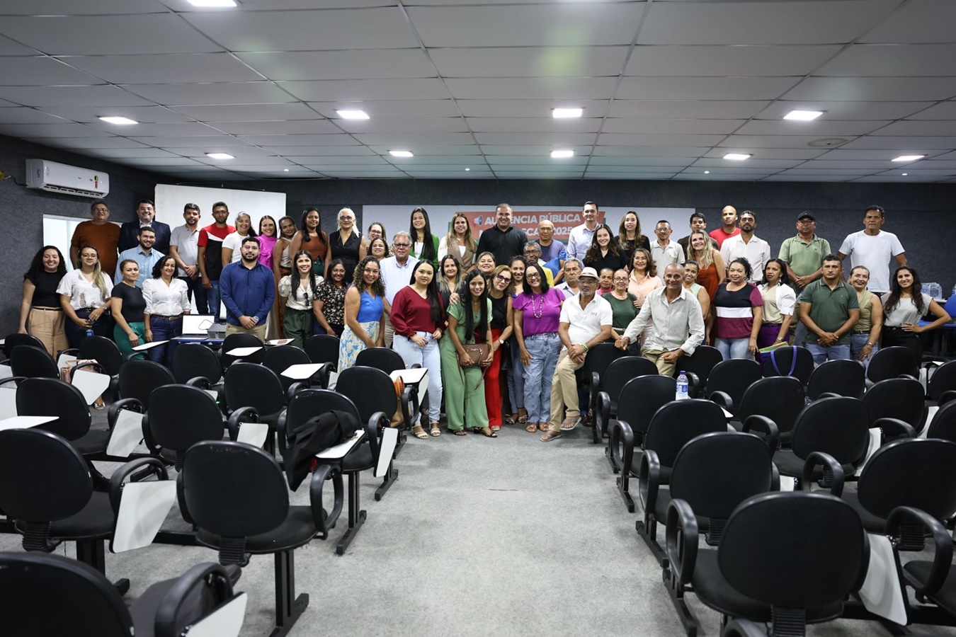 Curimatá realiza audiência pública para avaliar cumprimento das metas fiscais do 1º semestre de 2025 - Imagem 7