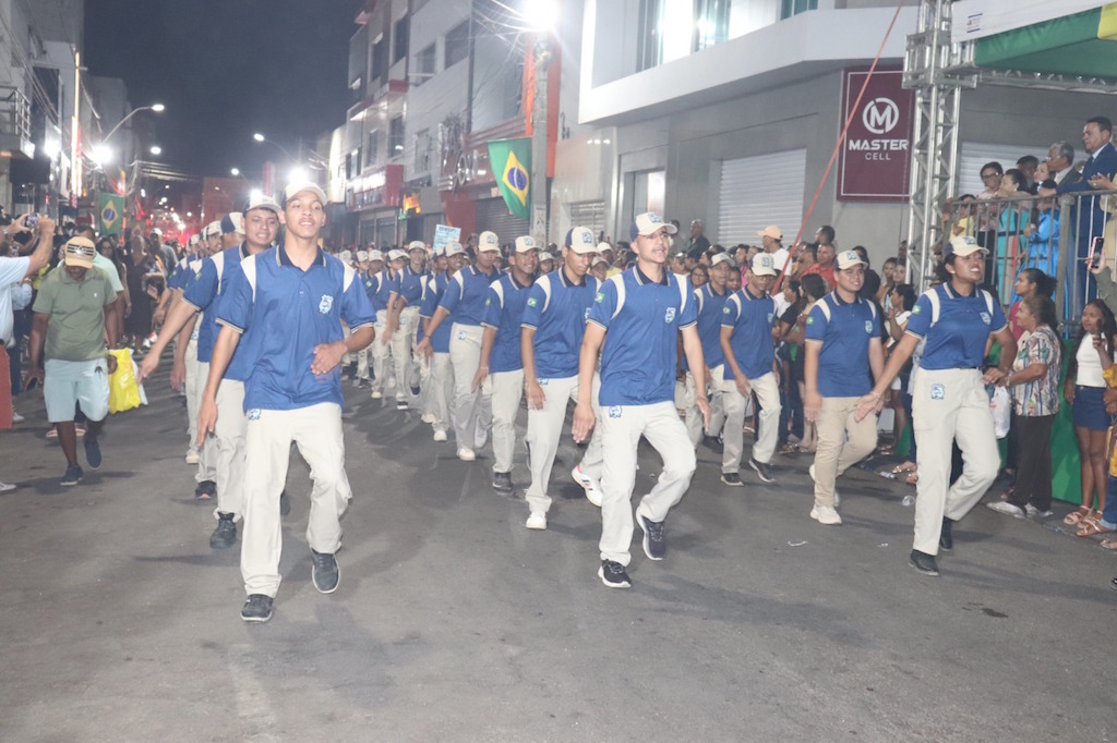 Desfile Cívico de 7 de Setembro reúne multidão em São Raimundo Nonato - Imagem 9
