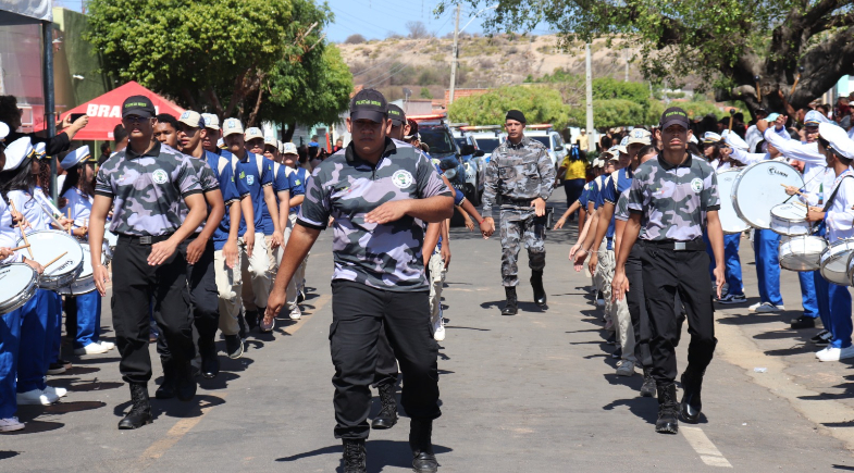 Quilombo Lagoas faz história com primeiro Desfile Cívico no povoado São Vitor