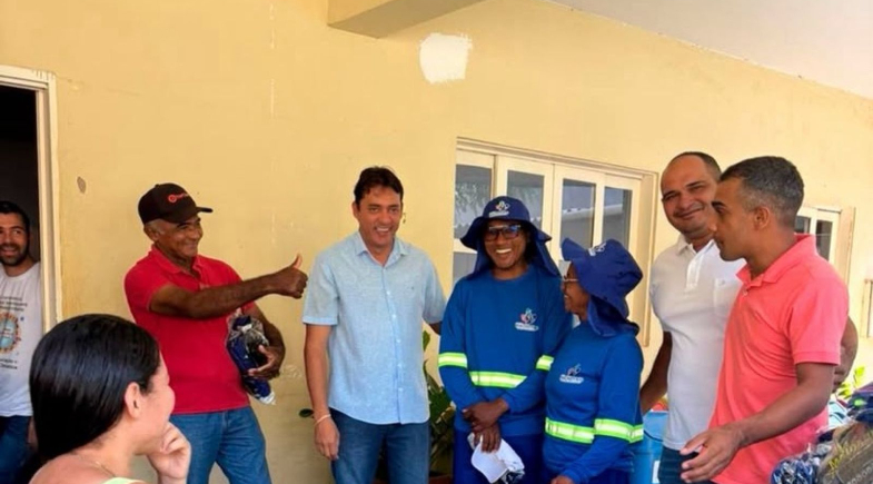 Prefeitura de Riacho Frio realiza entrega de novos  EPIs aos profissionais de limpeza do município 