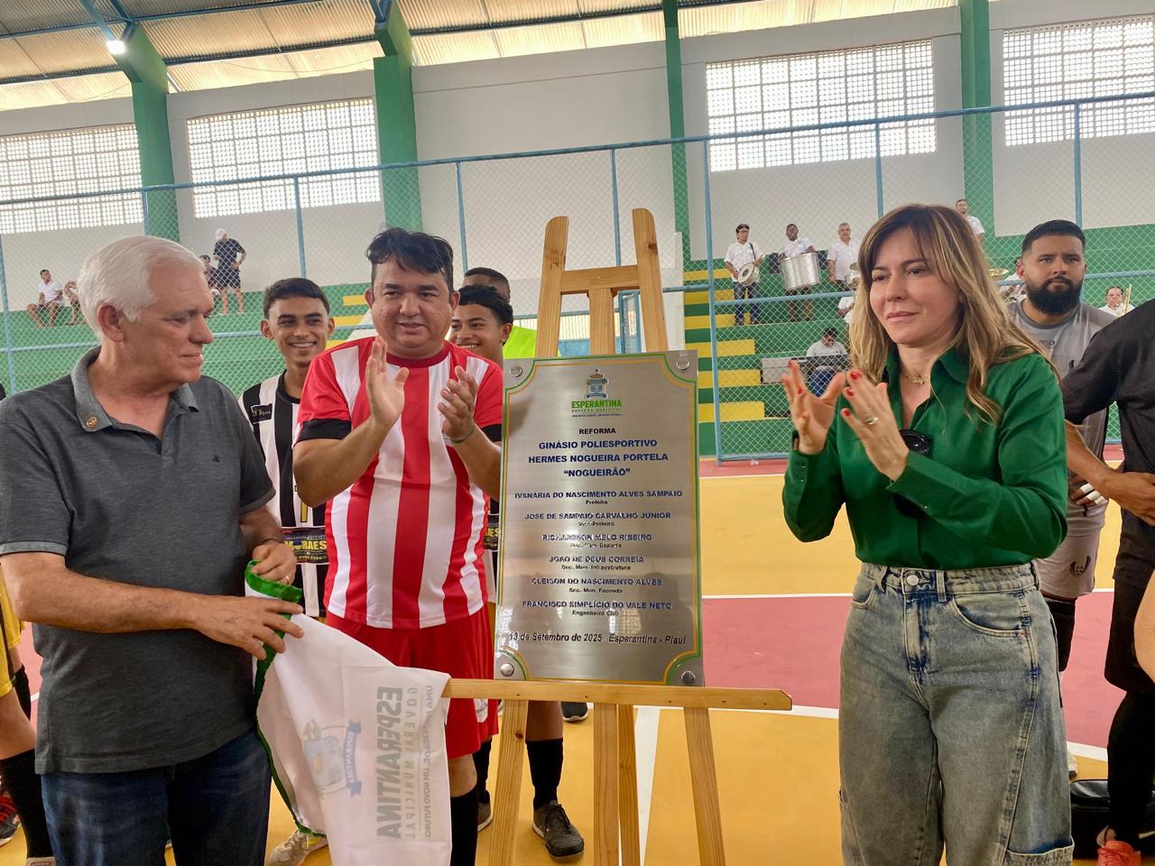 Prefeitura de Esperantina entrega reforma do Ginásio Poliesportivo Nogueirão - Imagem 3