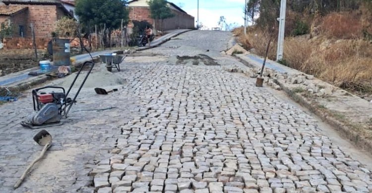 Prefeitura de Floriano percorre 13 bairros com Operação Tapa-Buracos no mês de agosto - Imagem 7