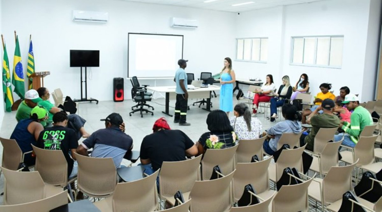 Prefeitura de Floriano promove capacitação para catadores de materiais recicláveis