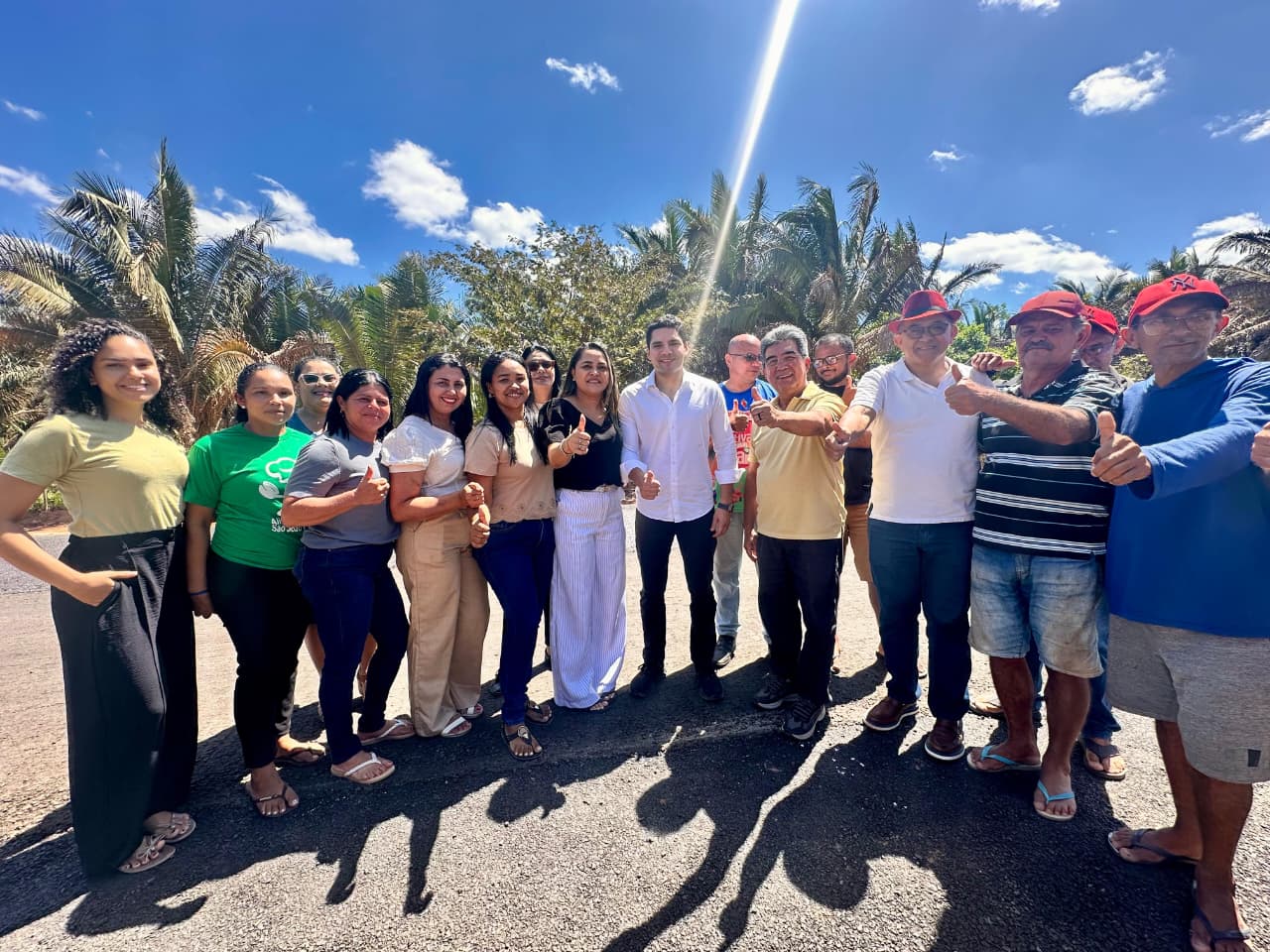 Prefeito Abdoral Melo acompanha visita técnica do Diretor do DER em estrada que liga São João a Matias Olímpio - Imagem 2