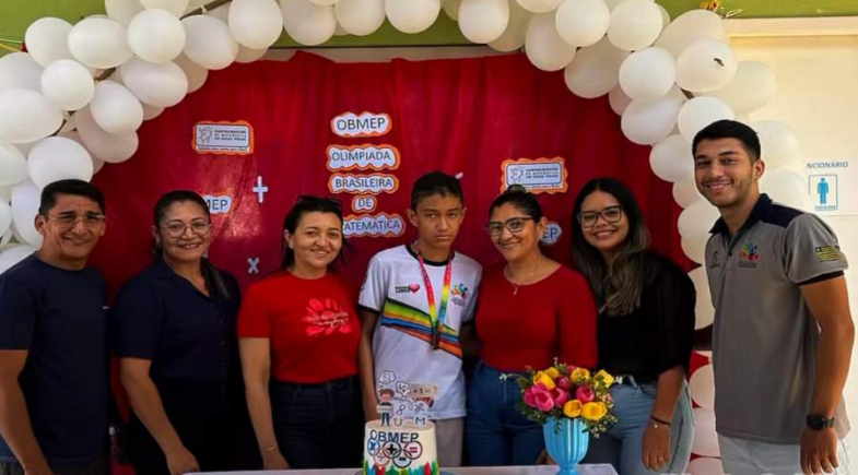 Aluno de Campo Largo do Piauí é homenageado por conquistas na OBMEP