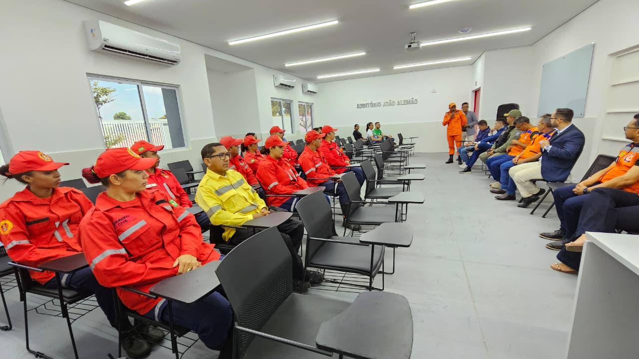 Prefeitura de Esperantina participa de entrega de certificados do Programa Voluntários da Defesa Civil - Imagem 3