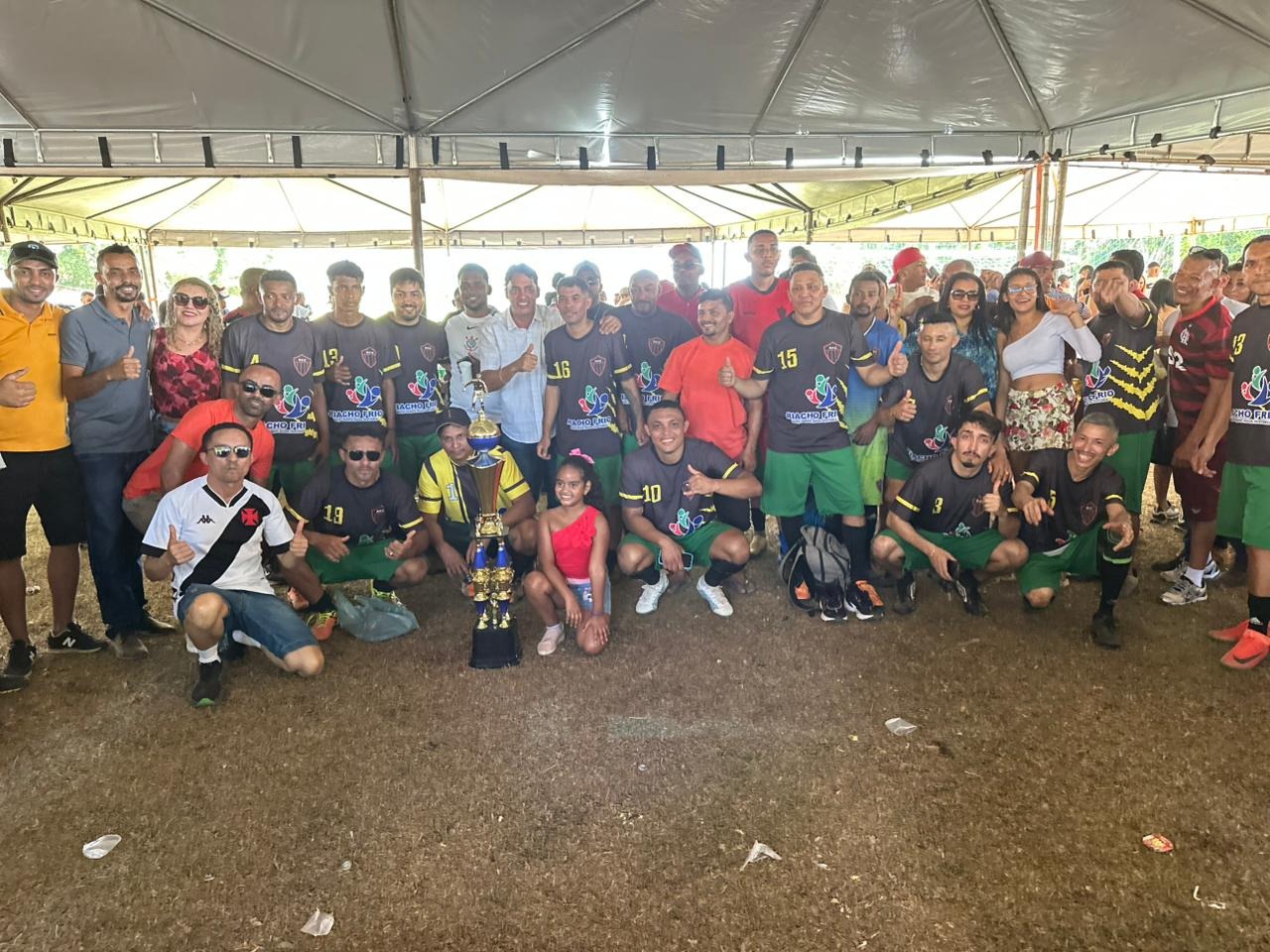 Prefeito Jabes Júnior marca presença e garante apoio em emocionante encontro de conterrâneos - Imagem 1