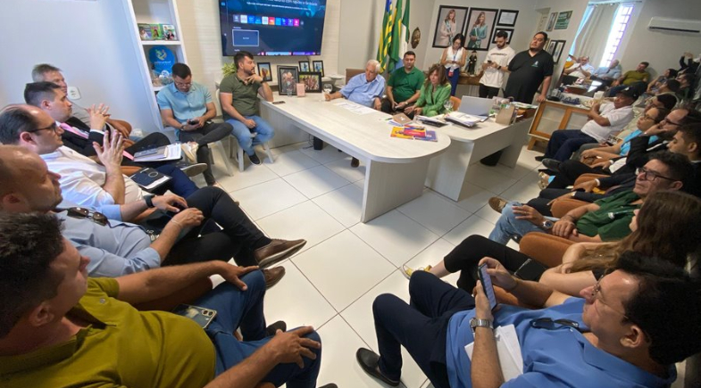 Prefeitura de Esperantina cobra solução definitiva da Águas do Piauí para problema hídrico