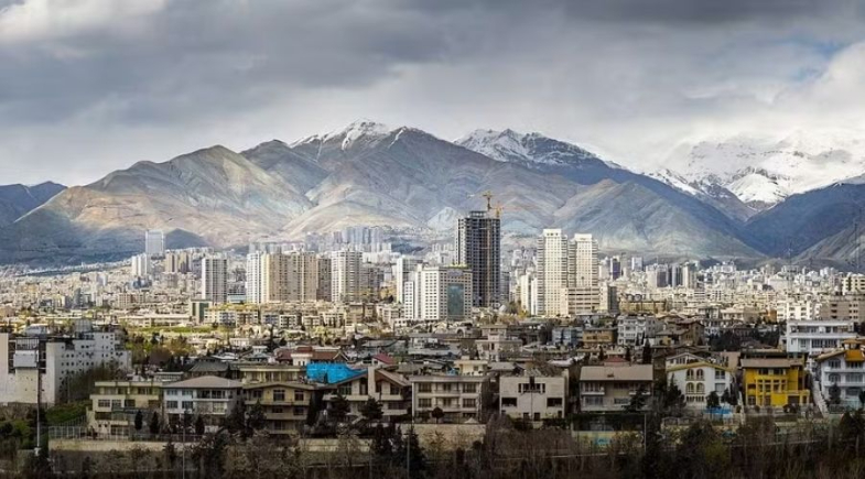 Cidades densamente povoadas do Irã, como Teerã, Isfahan e Shiraz enfrentam riscos crescentes | Wikimedia Commons