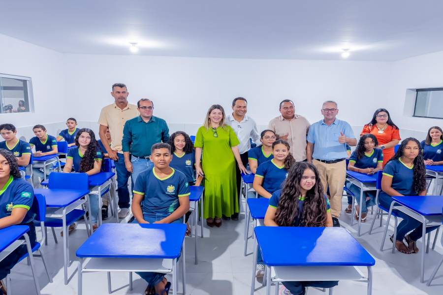 José de Freitas realiza inauguração de Escola Municipal  - Imagem 2