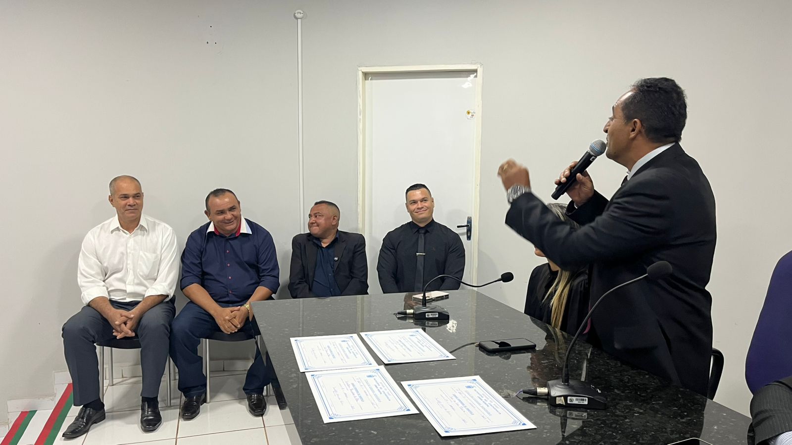 Câmara de Itainópolis Homenageia Personalidades com Título de Cidadão Honorário. - Imagem 1