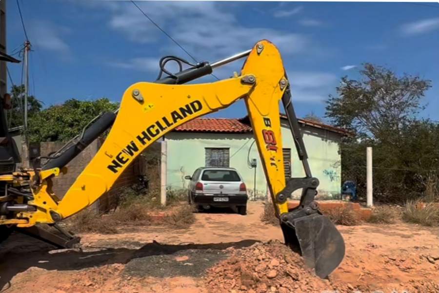 Prefeita Camila entrega rede de iluminação e abastecimento de água em Lagoa do Piauí - Imagem 3