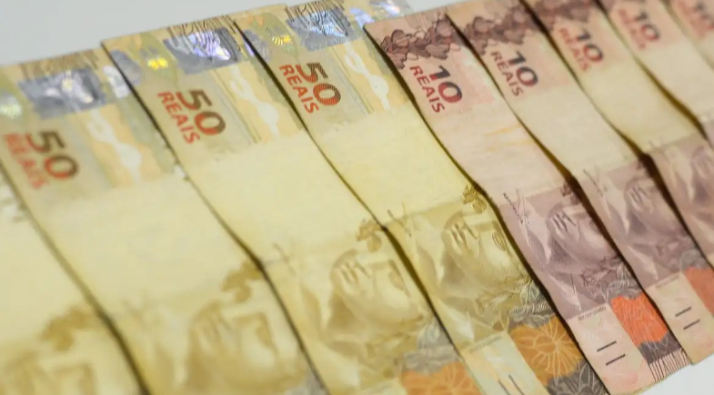 Reajuste eleva piso nacional para R$ 1.621 e impacto alcança 62 milhões de brasileiros | Marcello Casal jr/Agência Brasil