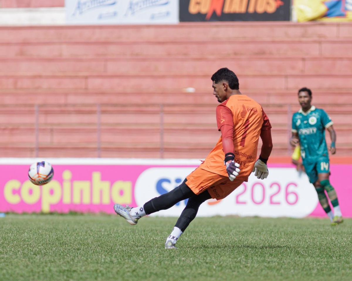 Atlético Piauiense e Bahia em duelo pela Copinha (Foto: Reprodução/Vinicius Henrique)