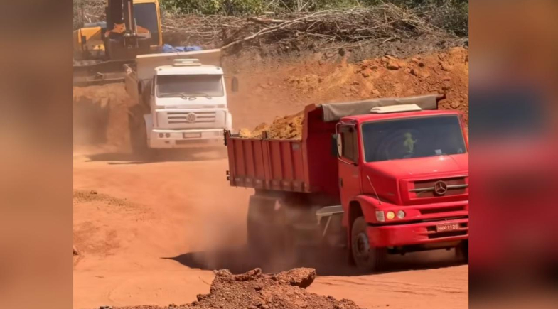 Obras de recuperação de estradas vicinais em Nossa Senhora de Nazaré segue em ritmo acelerado