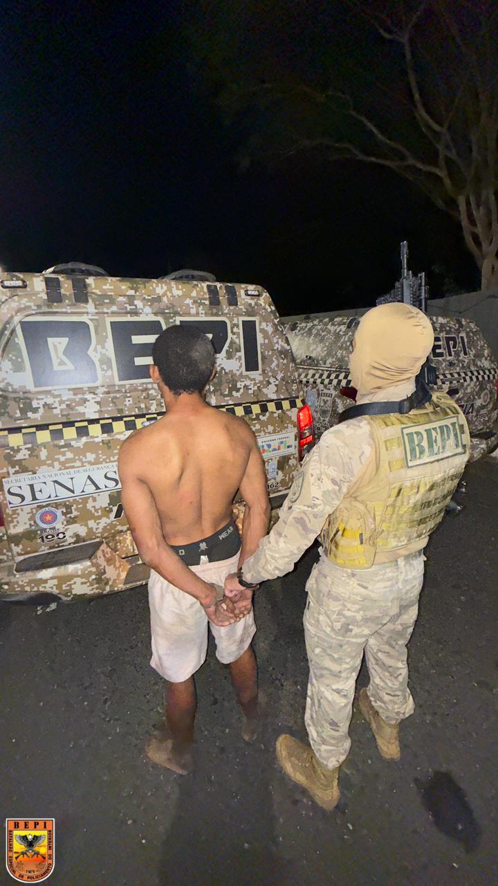Suspeito de assaltar corredoras na Avenida Marechal Castelo Branco | Foto: Polícia Militar