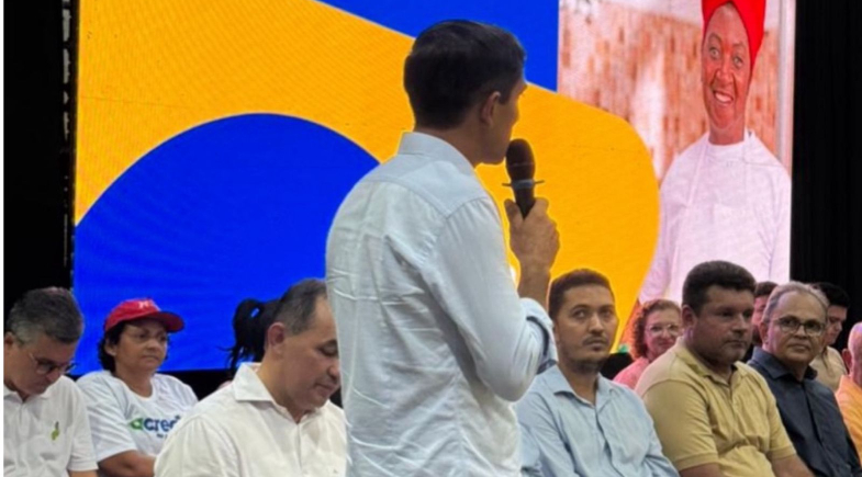 Prefeito Manin do Povo marca presença no lançamento do Programa Acredita no Primeiro Passo em Amarante