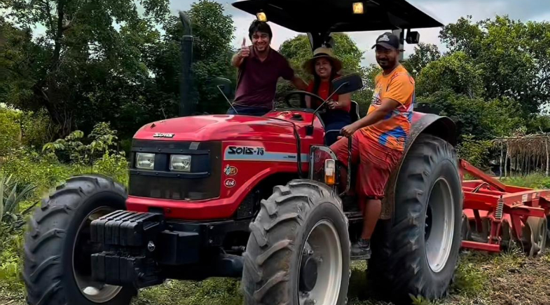 Iniciado os serviços de aração de terras para os agricultores de Cocal de Telha