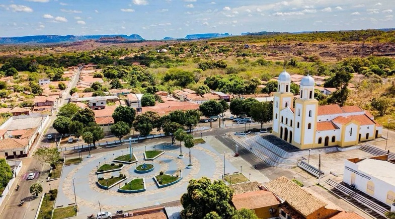 Amarante anuncia reajuste salarial para professores e servidores da municipais da educação
