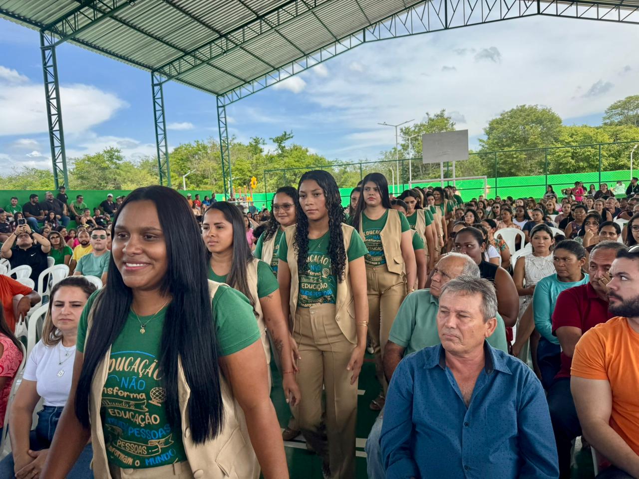 Prefeitura de Esperantina entrega nova Escola e inaugura quadra poliesportiva - Imagem 8