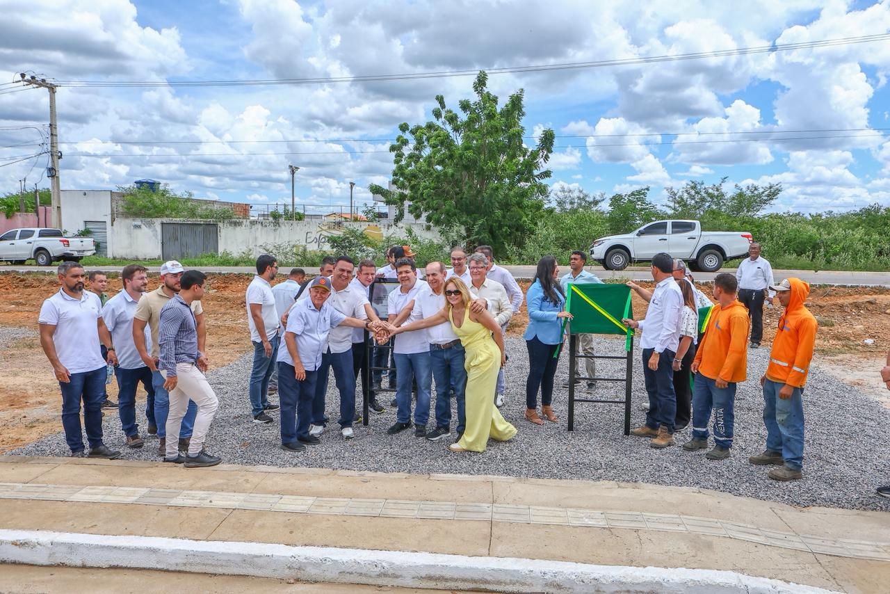 Governador Rafael Fonteles inaugura pavimentação asfáltica em São Raimundo Nonato - Imagem 2