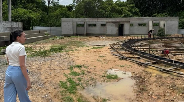 Obras de construção da Quadra Coberta na zona rural de Caraúbas do Piauí segue em ritmo acelerado