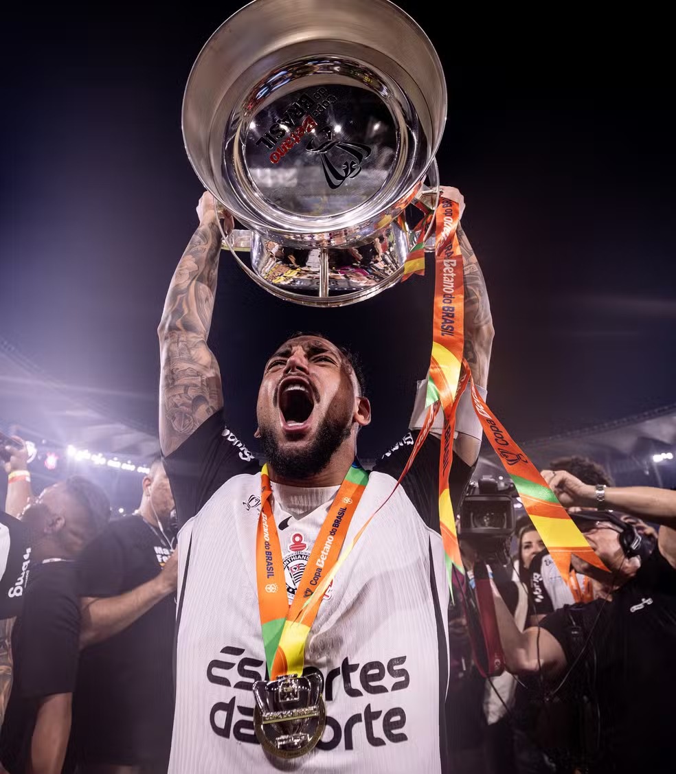 Maycon foi o capitão do Corinthians na conquista da Copa do Brasil — Foto: Rodrigo Coca / Ag.Corinthians 