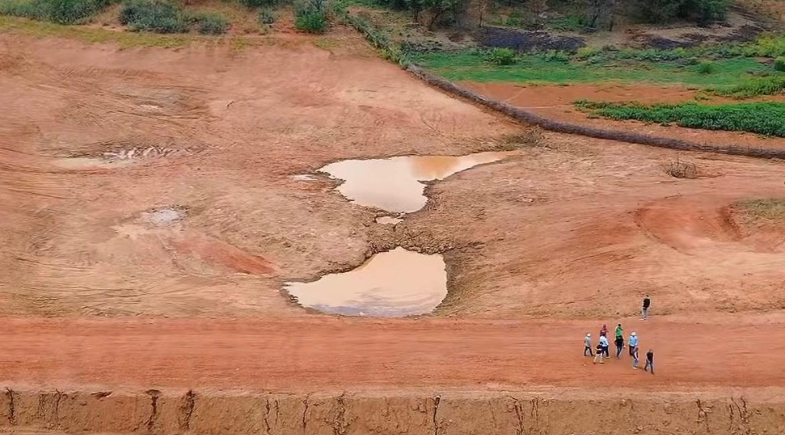 Concluída obra de limpeza e ampliação da Barragem de Vereda Fechada em Queimada Nova