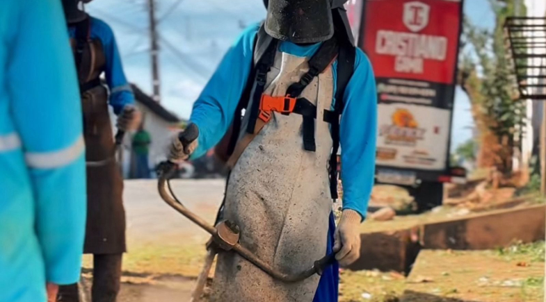 Prefeitura de Bom Jesus intensifica ações de limpeza no município