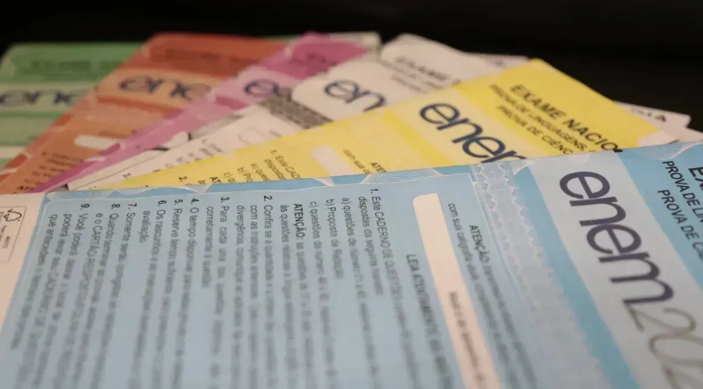Redação do Enem: relembre os temas cobrados nas últimas duas décadas