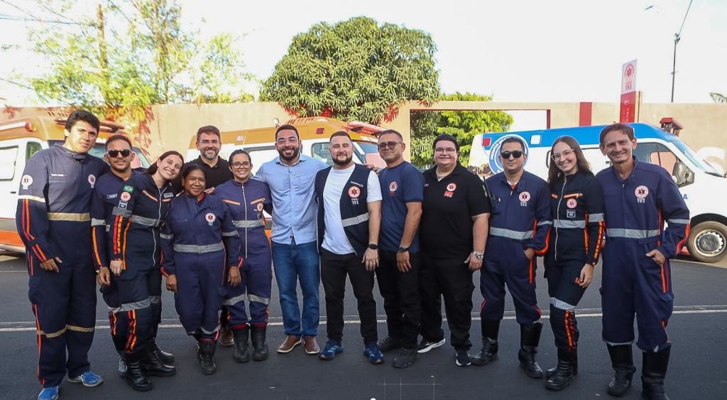 Parnaíba entrega nova ambulância ao SAMU - Divulgação/ASCOMParnaíba entrega nova ambulância ao SAMU - Divulgação/ASCOM