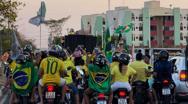 Apoiadores de Flávio Bolsonaro realizam motocarreata em Teresina | Saymon Lima/MeioNorte