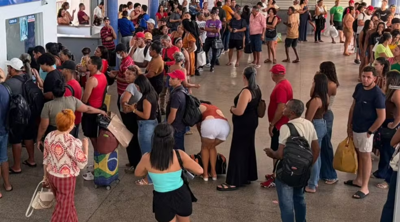 Passageiros alegam demora para conseguir transporte intermunicipal gratuito em Sergipe | Foto: Leonardo Barreto/TV Sergipe