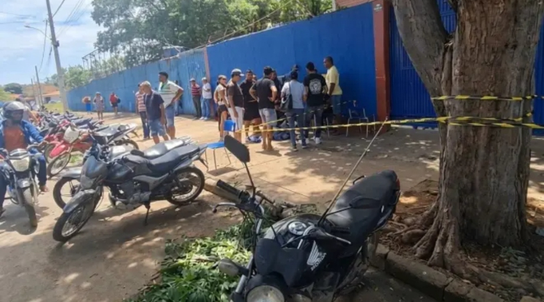 Eleitor de 59 anos fica ferido após ser atingido por galho de árvore. | Defesa Civil