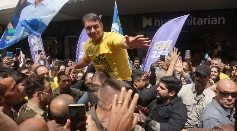 Flávio Bolsonaro fala sobre mudança no Brasil após passar para segundo turno | Divulgação