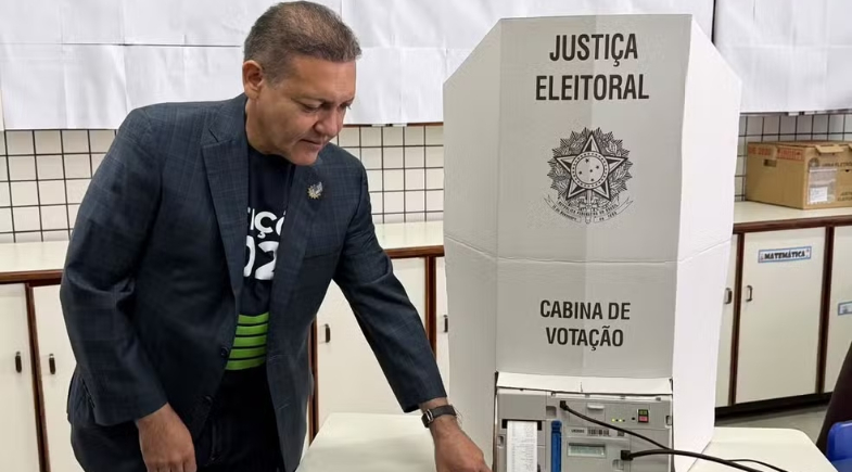 Nunes Marques, presidente do TSE, acompanha zerésima antes da votação | Foto: Afonso Ferreira/TV Globo
