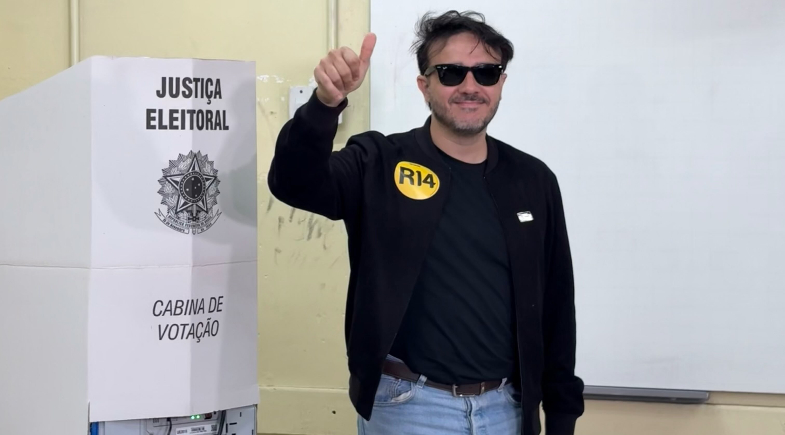 Renan Santos vota em escola da Zona Sul de São Paulo | Divulgação
