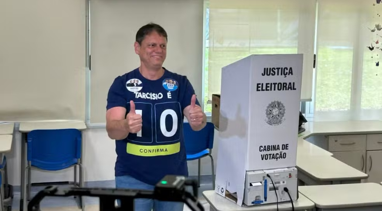 Tarcísio vota no Morumbi, na zona Sul de SP | Foto: Marília Barbosa/g1