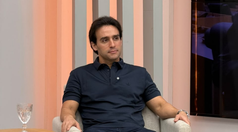 “Quero retribuir com trabalho”, diz Flávio Júnior após conquistar quinto mandato