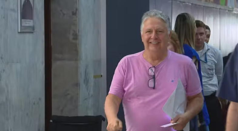 Garotinho votou em colégio na Zona Sul do Rio  | Guilherme Vizane/ TV Globo