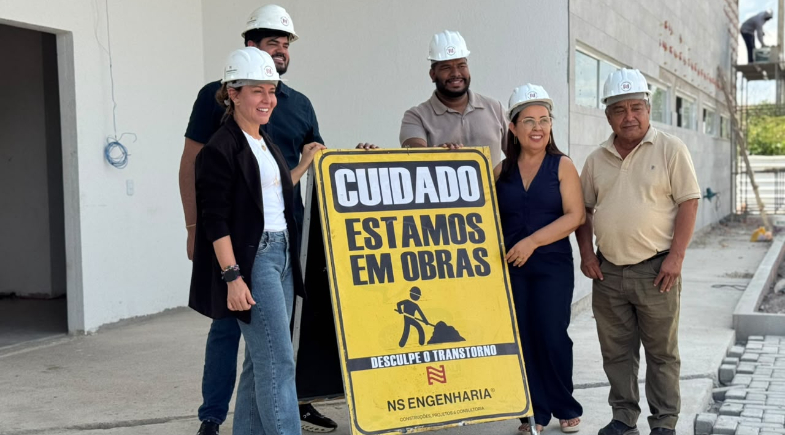 Prefeita Ivanária Sampaio visita obras da nova Câmara Municipal de Esperantina