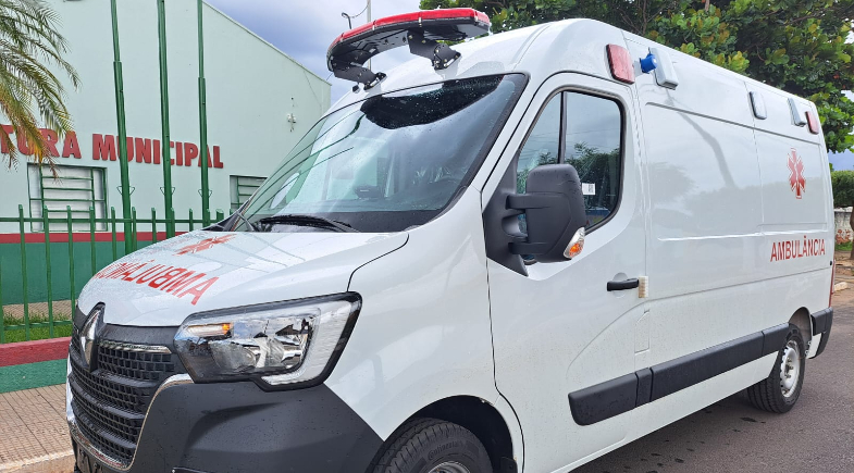 São João do Arraial recebe nova ambulância para reforçar o transporte de pacientes