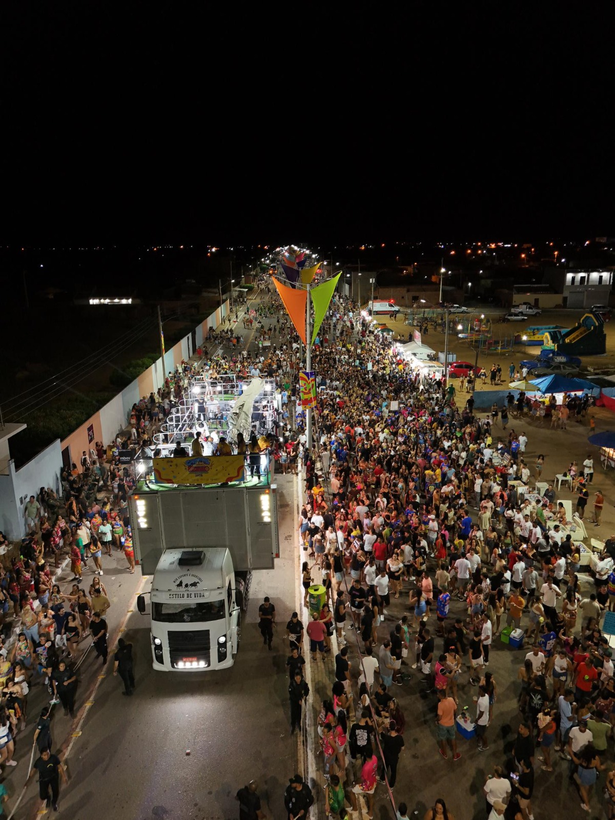 Carnaval de São Raimundo Nonato atrai multidão no segundo dia de festa - Imagem 10