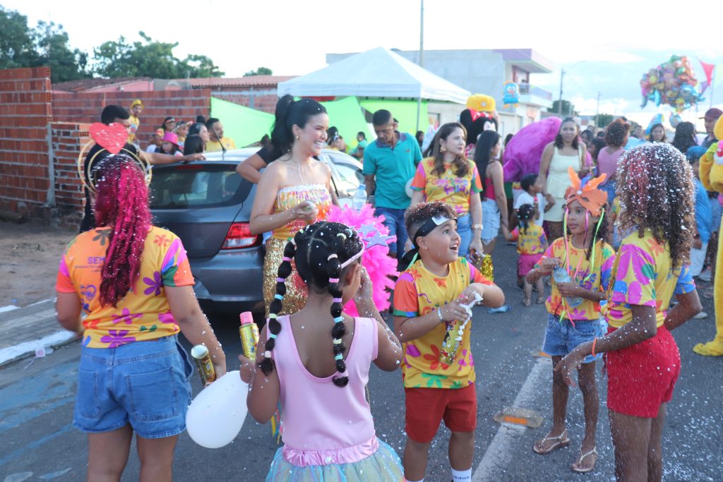 Domingo de Carnaval na Avenida Zé de Castro: só perdeu quem não foi! - Imagem 8
